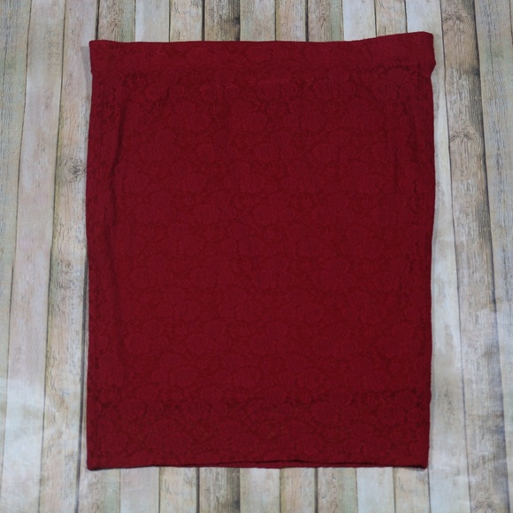 Torrid Dresses & Skirts - Torrid Lace Midi Skirt Pull On Below Knee